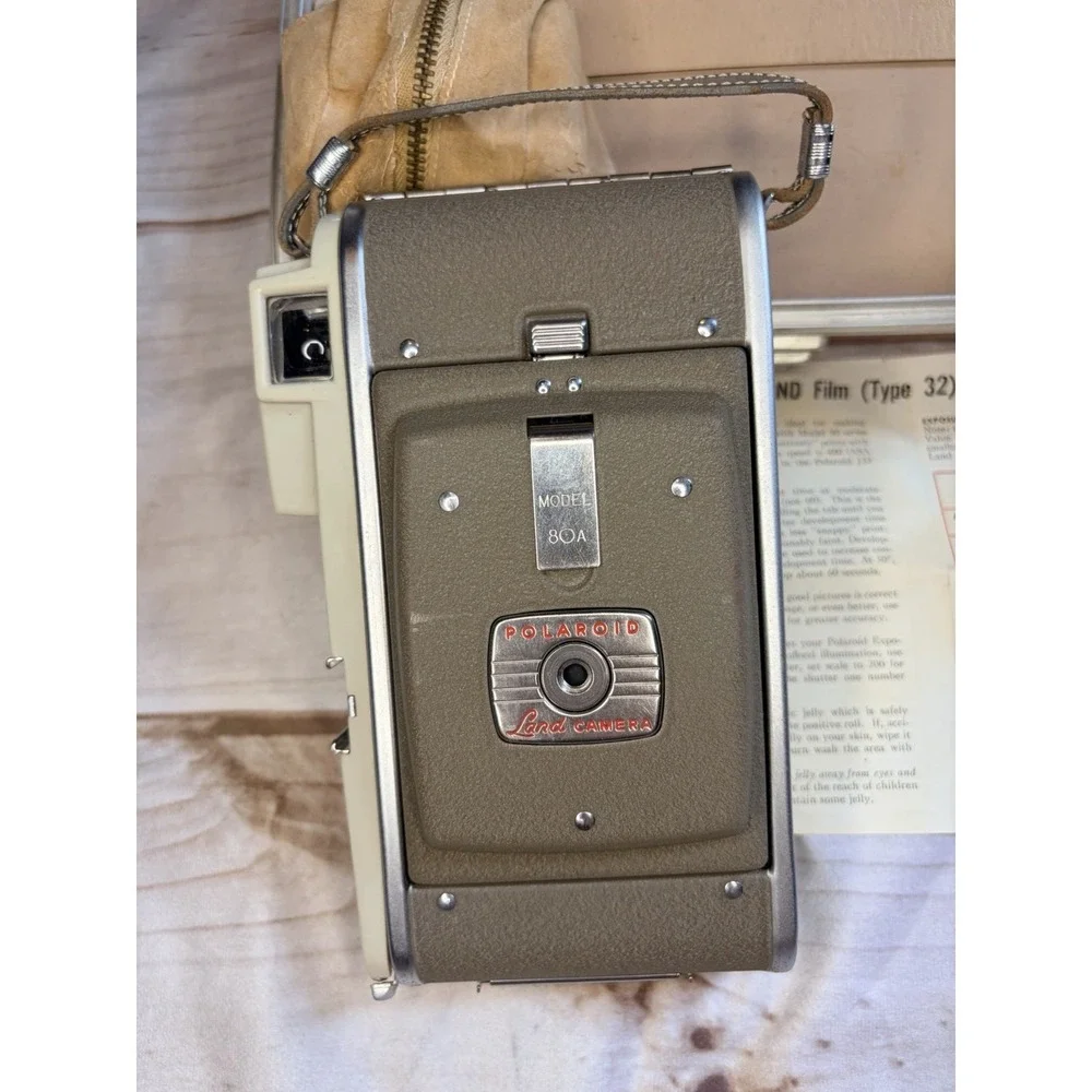 Polaroid Land‎ Camera Model 80A w Case Wink Light Flash Vintage Kit